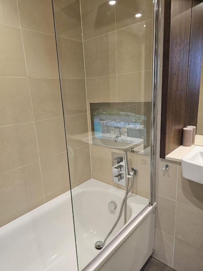 2 Bed Luxurious Apartments Canary Wharf Londyn Zewnętrze zdjęcie