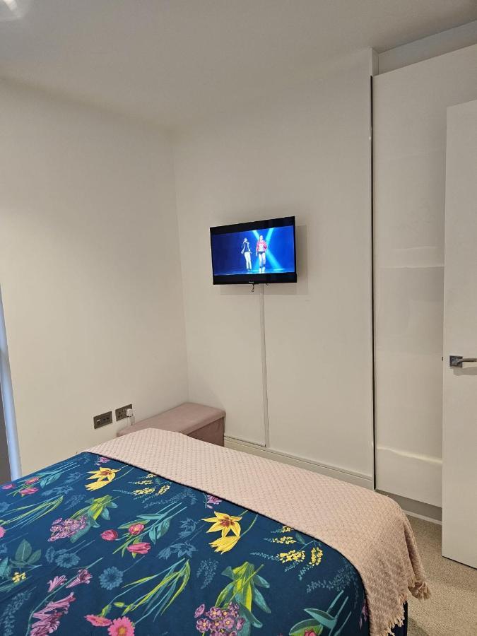 2 Bed Luxurious Apartments Canary Wharf Londyn Zewnętrze zdjęcie
