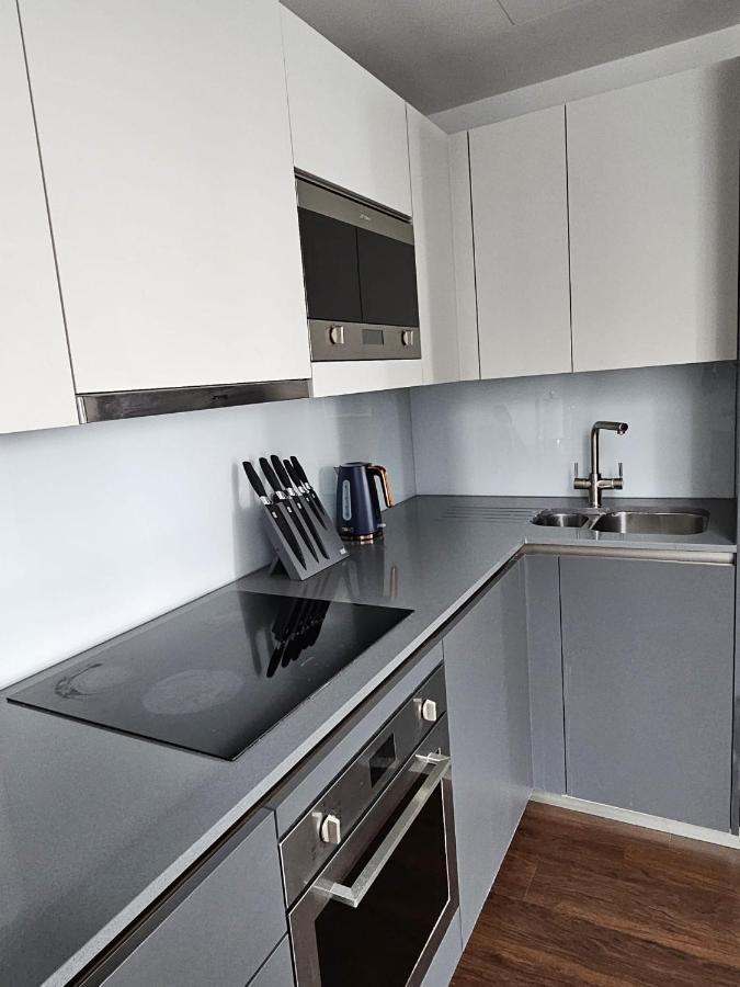 2 Bed Luxurious Apartments Canary Wharf Londyn Zewnętrze zdjęcie