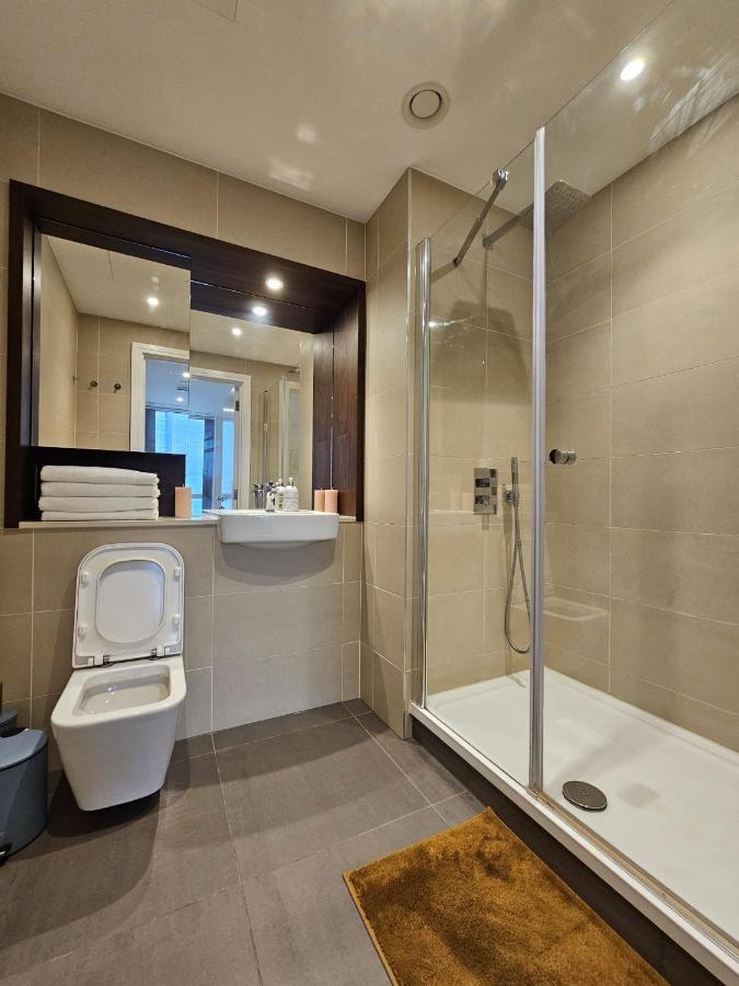 2 Bed Luxurious Apartments Canary Wharf Londyn Zewnętrze zdjęcie