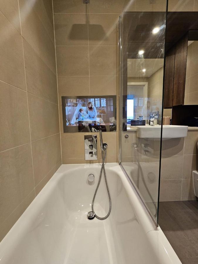 2 Bed Luxurious Apartments Canary Wharf Londyn Zewnętrze zdjęcie